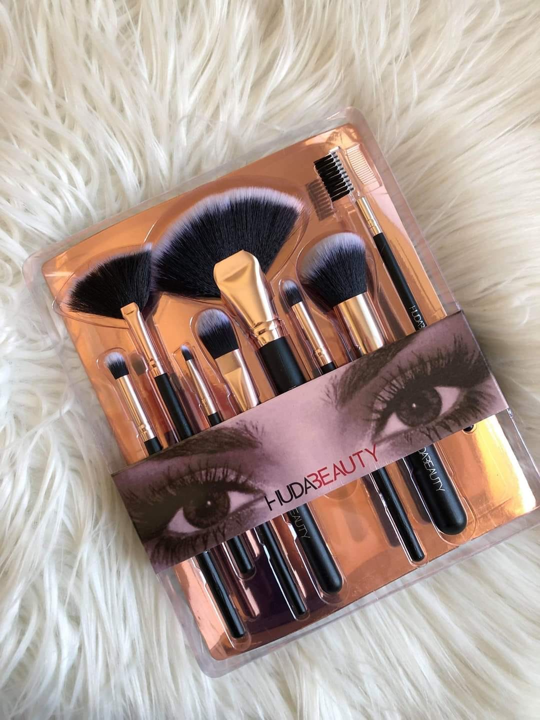 HUDA BEAUTY Makeup Brush Set – Blend, Sculpt & Glow