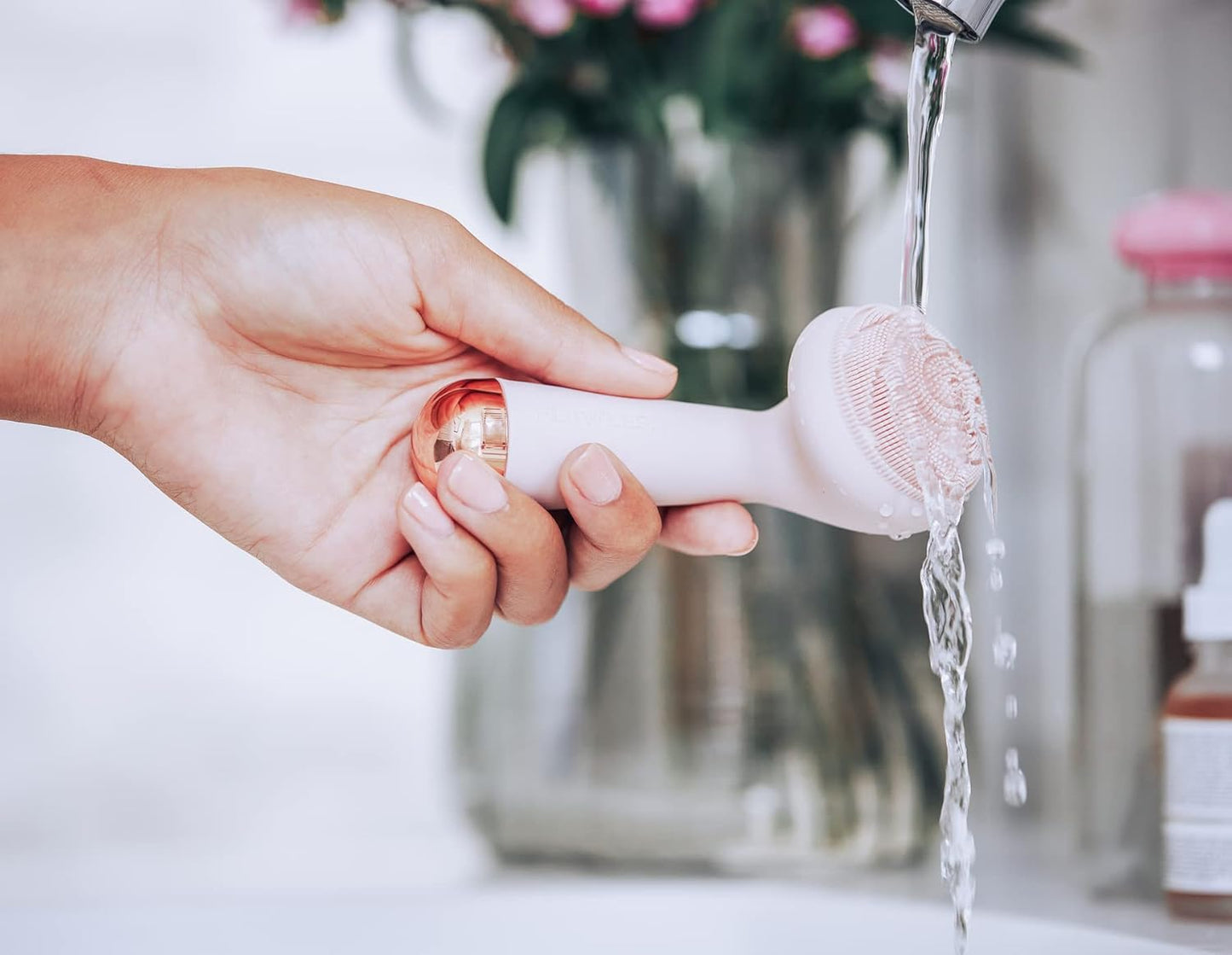 Silicone Facial Cleansing Brush Face Scrubber – Gentle, Deep & Hygienic Cleansing
