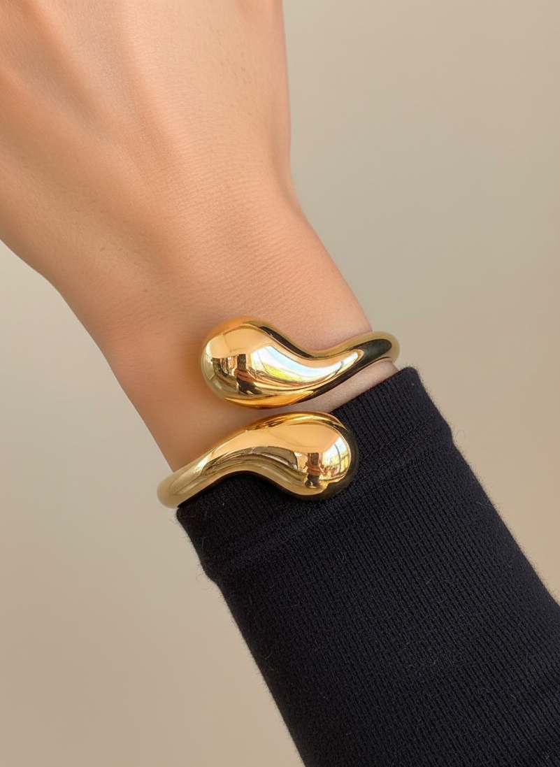 The Everlasting Glamour Clover Bangle