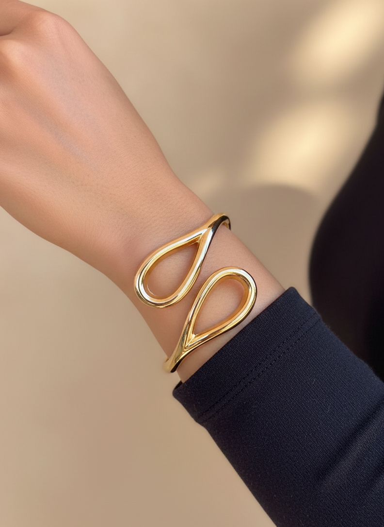The Everlasting Glamour Clover Bangle