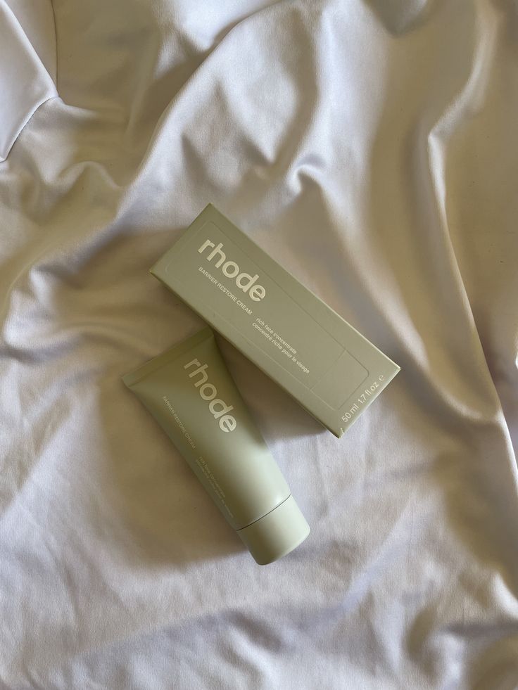 Rhode Barrier Restore Cream – Hydrate, Soothe & Strengthen