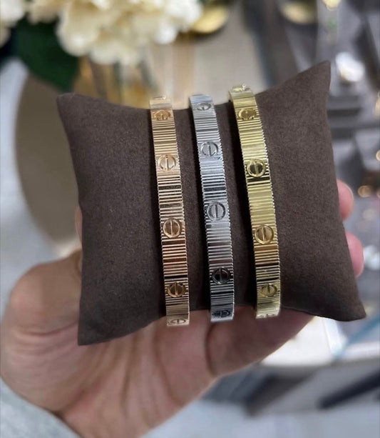 Signature Textured Bracelet Set – 3 Pieces