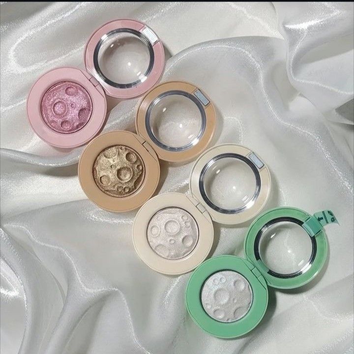 SHEGLAM Lunar Glow Highlighter – Radiance Beyond the Stars